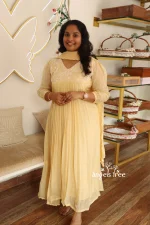 Mom Kurthi